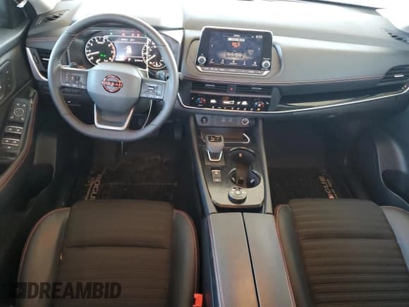 ✅ 2025 Nissan Rogue Rock Creek • VIN: 5N1BT3BB4SC769324 • Lot: 84375715. Wystawiony na Copart z przebiegiem 14 249 mil. Bezpłatny archiwum sprzedaży aukcyjnych z USA i szczegółowy raport historii pojazdu na DreamBid. Zdjęcie 8.