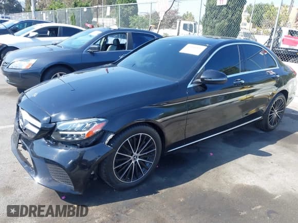 ✅ 2021 Mercedes-Benz C 300 • VIN: W1KWF8DB1MR644861 • Lot: 42910326. Wystawiony na IAAI z przebiegiem 20 473 mil. Bezpłatny archiwum sprzedaży aukcyjnych z USA i szczegółowy raport historii pojazdu na DreamBid. Zdjęcie 19.