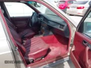 ✅ 1986 Mercedes-Benz 190 E • VIN: WDBDA24D0GF194753 • Lot: 43200701. Listed on IAAI with 135,395 mi. Free auction sales archive from the USA and detailed vehicle history report at DreamBid. Image 5.