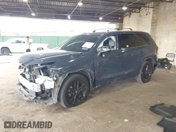 ✅ 2024 Toyota Highlander XLE • VIN: 5TDAAAB59RS031340 • Лот: 42346390. Опубликован ранее на IAAI с пробегом 8 655 миль. Бесплатный доступ к архиву аукционных продаж из США и подробный отчёт об истории автомобиля на DreamBid. Изображение 2.