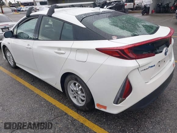 ✅ 2020 Toyota Prius XLE • VIN: JTDKARFP3L3156406 • Лот: 43759057. Опубликован ранее на IAAI с пробегом 198 250 миль. Бесплатный доступ к архиву аукционных продаж из США и подробный отчёт об истории автомобиля на DreamBid. Изображение 3.