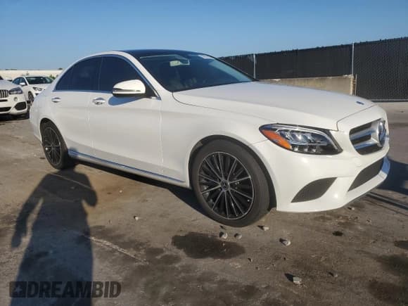 ✅ 2019 Mercedes-Benz C 300 • VIN: 55SWF8DB0KU297549 • Лот: 89619405. Опубликован ранее на Copart с пробегом 75 070 миль. Бесплатный доступ к архиву аукционных продаж из США и подробный отчёт об истории автомобиля на DreamBid. Изображение 4.
