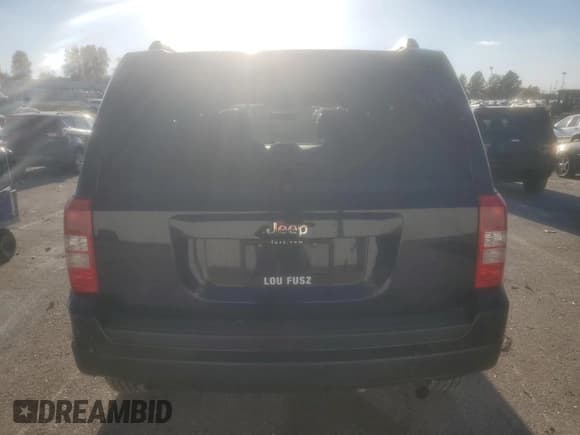 ✅ 2015 Jeep Patriot Sport • VIN: 1C4NJPBB7FD298218 • Лот: 92931875. Опубликован ранее на Copart с пробегом 68 482 миль. Бесплатный доступ к архиву аукционных продаж из США и подробный отчёт об истории автомобиля на DreamBid. Изображение 6.