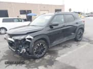 ✅ 2023 Chevrolet TrailBlazer LT • VIN: KL79MPSL4PB019707 • Лот: 43396162. Опубликован ранее на IAAI с пробегом 9 291 миль. Бесплатный доступ к архиву аукционных продаж из США и подробный отчёт об истории автомобиля на DreamBid. Изображение 2.