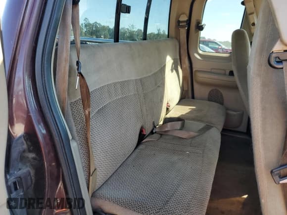 ✅ 2000 Ford F-150 XL • VIN: 1FTRX17W6YKA41445 • Lot: 85125655. Wystawiony na Copart z przebiegiem 293 500 mil. Bezpłatny archiwum sprzedaży aukcyjnych z USA i szczegółowy raport historii pojazdu na DreamBid. Zdjęcie 10.