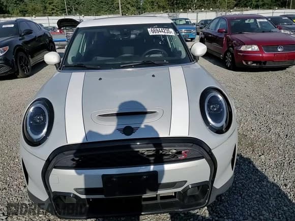 ✅ 2022 MINI Hardtop 4 Door Cooper S • VIN: WMW53DK08N2P67489 • Lot: 66944235. Wystawiony na Copart z przebiegiem 73 328 mil. Bezpłatny archiwum sprzedaży aukcyjnych z USA i szczegółowy raport historii pojazdu na DreamBid. Zdjęcie 13.