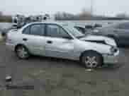 2002 Hyundai Accent GL z VIN KMHCG45C02U319604, wystawiony jako Copart lot #47602165 z przebiegiem 177 913 mil mil oraz Czysty tytuł • Clean title. Historia ofert i sprzedaży dostępna na DreamBid. Obrazek 4.