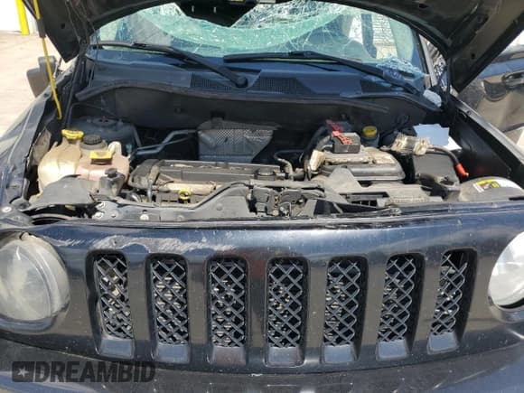 ✅ 2016 Jeep Patriot Sport SE • VIN: 1C4NJPBA4GD726674 • Lot: 80430955. Wystawiony na Copart z przebiegiem 208 412 mil. Bezpłatny archiwum sprzedaży aukcyjnych z USA i szczegółowy raport historii pojazdu na DreamBid. Zdjęcie 11.