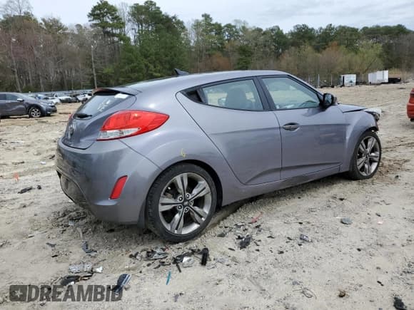 ✅ 2016 Hyundai Veloster • VIN: KMHTC6AD7GU266526 • Lot: 51953765. Wystawiony na Copart z przebiegiem 95 880 mil. Bezpłatny archiwum sprzedaży aukcyjnych z USA i szczegółowy raport historii pojazdu na DreamBid. Zdjęcie 3.
