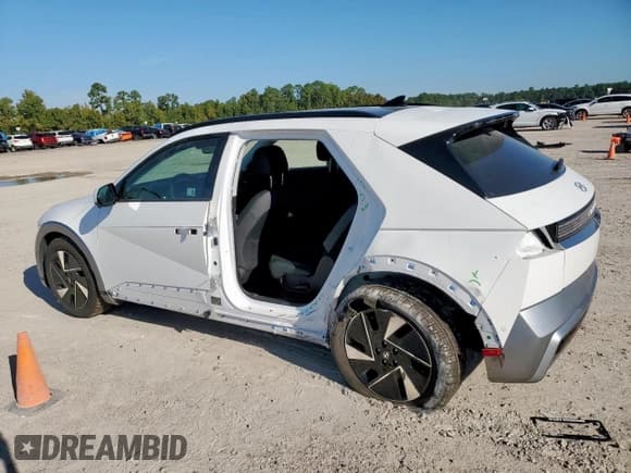 ✅ 2025 Hyundai Ioniq 5 Limited • VIN: 7YAKR4DA1SY001180 • Lot: 84413865. Listed on Copart with 6,091 mi. Free auction sales archive from the USA and detailed vehicle history report at DreamBid. Image 2.