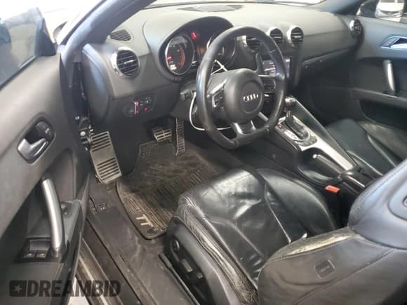 ✅ 2009 Audi TT 3.2L • VIN: TRUDD38JX91002789 • Lot: 43398565. Listed on Copart with 138,780 mi. Free auction sales archive from the USA and detailed vehicle history report at DreamBid. Image 8.