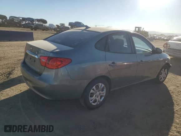2010 Hyundai Elantra GLS z VIN KMHDU4AD8AU937618, wystawiony jako Copart lot #72166954 z przebiegiem 149 876 mil mil oraz Szkoda całkowita • Salvage title. Historia ofert i sprzedaży dostępna na DreamBid. Obrazek 3.