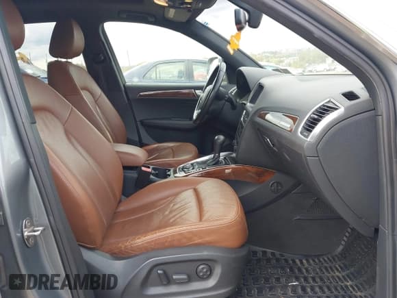 ✅ 2010 Audi Q5 Premium Plus • VIN: WA1LKAFP2AA048252 • Лот: 43407474. Опубликован ранее на IAAI с пробегом 147 111 миль. Бесплатный доступ к архиву аукционных продаж из США и подробный отчёт об истории автомобиля на DreamBid. Изображение 5.