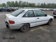 ✅ 1992 Ford Escort • VIN: 1FAPP11J5NW167729 • Lot: 57692925. Wystawiony na Copart z przebiegiem 73 341 mil. Bezpłatny archiwum sprzedaży aukcyjnych z USA i szczegółowy raport historii pojazdu na DreamBid. Zdjęcie 3.
