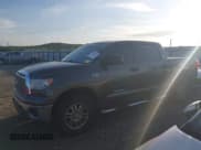 ✅ 2013 Toyota Tundra • VIN: 5TFDW5F19DX299949 • Lot: 42776657. Wystawiony na IAAI z przebiegiem 132 500 mil. Bezpłatny archiwum sprzedaży aukcyjnych z USA i szczegółowy raport historii pojazdu na DreamBid. Zdjęcie 14.