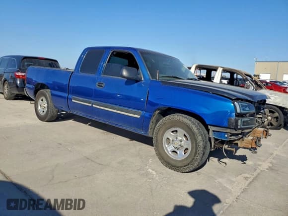 ✅ 2004 Chevrolet Silverado 1500 LS • VIN: 2GCEC19TX41108989 • Lot: 89694675. Wystawiony na Copart z przebiegiem 196 736 mil. Bezpłatny archiwum sprzedaży aukcyjnych z USA i szczegółowy raport historii pojazdu na DreamBid. Zdjęcie 4.