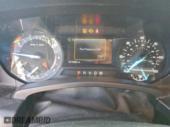 ✅ 2016 Ford Expedition King Ranch • VIN: 1FMJU1HTXGEF35603 • Лот: 95017315. Опубликован ранее на Copart с пробегом 141 682 миль. Бесплатный доступ к архиву аукционных продаж из США и подробный отчёт об истории автомобиля на DreamBid. Изображение 9.