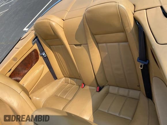 ✅ 2007 Bentley Continental GT • VIN: SCBDR33W17C043914 • Lot: 46752715. Wystawiony na Copart z przebiegiem 67 117 mil. Bezpłatny archiwum sprzedaży aukcyjnych z USA i szczegółowy raport historii pojazdu na DreamBid. Zdjęcie 6.