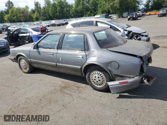 ✅ 1993 Oldsmobile Cutlass Ciera S • VIN: 1G3AG55N2P6426314 • Lot: 66224635. Wystawiony na Copart z przebiegiem 153 205 mil. Bezpłatny archiwum sprzedaży aukcyjnych z USA i szczegółowy raport historii pojazdu na DreamBid. Zdjęcie 2.