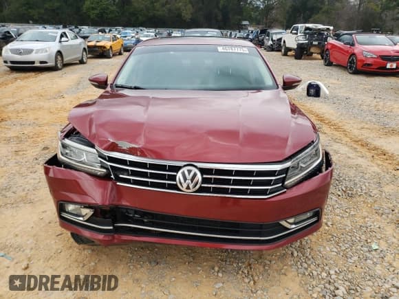 ✅ 2016 Volkswagen Passat SEL Premium • VIN: 1VWCS7A30GC043767 • Лот: 46787775. Опубликован ранее на Copart с пробегом 142 792 миль. Бесплатный доступ к архиву аукционных продаж из США и подробный отчёт об истории автомобиля на DreamBid. Изображение 5.