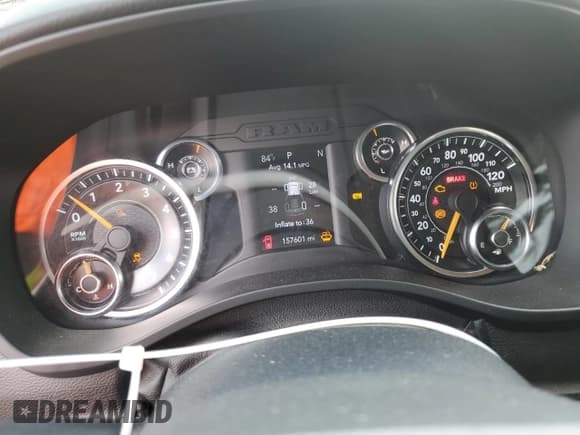 ✅ 2019 Ram 1500 Tradesman • VIN: 1C6RRECTXKN567751 • Лот: 66561125. Опубликован ранее на Copart с пробегом 157 601 миль. Бесплатный доступ к архиву аукционных продаж из США и подробный отчёт об истории автомобиля на DreamBid. Изображение 9.