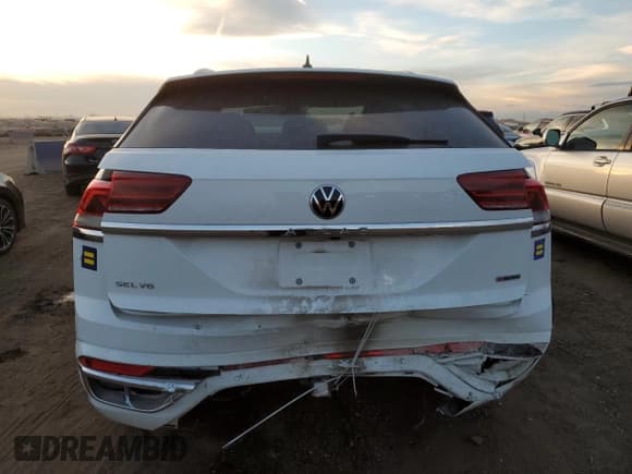 ✅ 2022 Volkswagen Atlas SEL R-Line • VIN: 1V2SE2CA2NC204636 • Lot: 41499385. Listed on Copart with 38,174 mi. Free auction sales archive from the USA and detailed vehicle history report at DreamBid. Image 6.