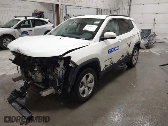 ✅ 2020 Jeep Compass Latitude • VIN: 3C4NJDBB9LT192597 • Lot: 43445567. Wystawiony na IAAI z przebiegiem 19 918 mil. Bezpłatny archiwum sprzedaży aukcyjnych z USA i szczegółowy raport historii pojazdu na DreamBid. Zdjęcie 18.