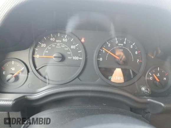 ✅ 2008 Jeep Wrangler X • VIN: 1J4FA24108L632135 • Lot: 91326905. Listed on Copart with 151,384 mi. Free auction sales archive from the USA and detailed vehicle history report at DreamBid. Image 9.