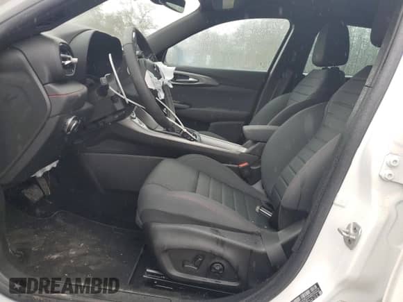 2024 Dodge Hornet R/T z VIN ZACPDFCW8R3A30058, wystawiony jako Copart lot #51088605 z przebiegiem 14 857 mil mil oraz Czysty tytuł • Clean title. Historia ofert i sprzedaży dostępna na DreamBid. Obrazek 7.