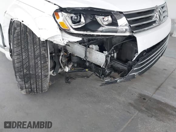 ✅ 2016 Volkswagen Touareg Lux • VIN: WVGEF9BP5GD002473 • Лот: 43312254. Опубликован ранее на IAAI с пробегом 25 158 миль. Бесплатный доступ к архиву аукционных продаж из США и подробный отчёт об истории автомобиля на DreamBid. Изображение 6.