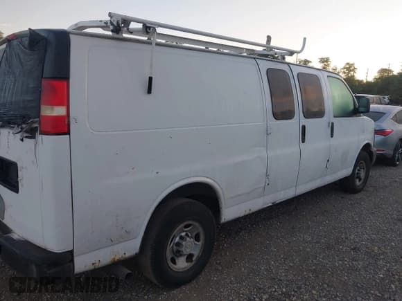 ✅ 2008 Chevrolet Express Cargo • VIN: 1GCGG29C081167757 • Lot: 43274856. Listed on IAAI with Not provided. Free auction sales archive from the USA and detailed vehicle history report at DreamBid. Image 4.