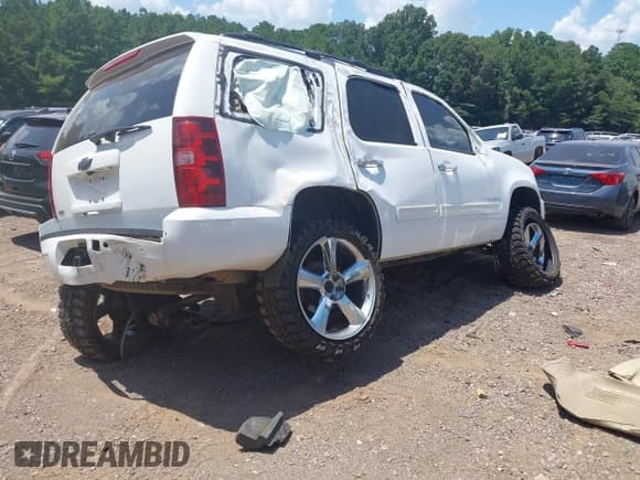 ✅ 2009 Chevrolet Tahoe 2LT • VIN: 1GNEC23329R284729 • Лот: 42794445. Опубликован ранее на IAAI с пробегом Не указан. Бесплатный доступ к архиву аукционных продаж из США и подробный отчёт об истории автомобиля на DreamBid. Изображение 4.