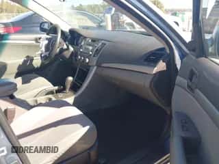 2010 Hyundai Sonata GLS z VIN 5NPET4AC0AH583378, wystawiony jako IAAI lot #43492247 z przebiegiem 245 285 mil mil oraz . Historia ofert i sprzedaży dostępna na DreamBid. Obrazek 5.