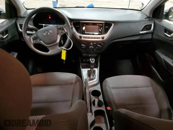 2019 Hyundai Accent SE z VIN 3KPC24A39KE044175, wystawiony jako Copart lot #49423294 z przebiegiem 62 244 mil mil oraz . Historia ofert i sprzedaży dostępna na DreamBid. Obrazek 8.