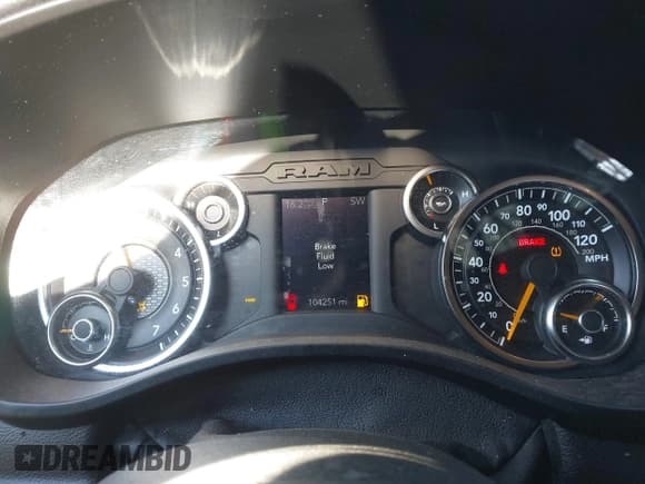 ✅ 2019 Ram 1500 Big Horn • VIN: 1C6SRFMT0KN755152 • Lot: 41870428. Listed on IAAI with 104,251 mi. Free auction sales archive from the USA and detailed vehicle history report at DreamBid. Image 7.