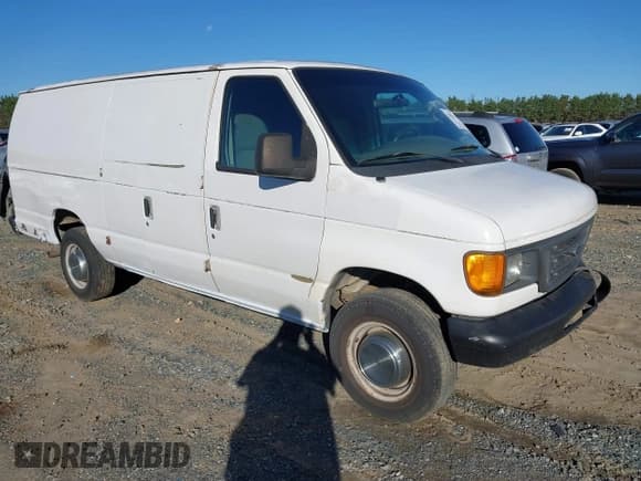 ✅ 2003 Ford Econoline Cargo Super • VIN: 1FTNS24L73HC05806 • Lot: 43307665. Wystawiony na IAAI z przebiegiem 285 594 mil. Bezpłatny archiwum sprzedaży aukcyjnych z USA i szczegółowy raport historii pojazdu na DreamBid. Zdjęcie 1.
