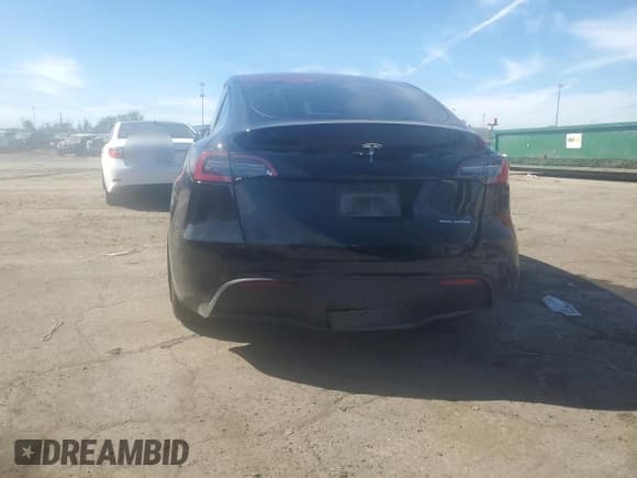 ✅ 2024 Tesla Model Y Long Range • VIN: 7SAYGAEE3RF106923 • Лот: 85140945. Опубликован ранее на Copart с пробегом Не указан. Бесплатный доступ к архиву аукционных продаж из США и подробный отчёт об истории автомобиля на DreamBid. Изображение 6.