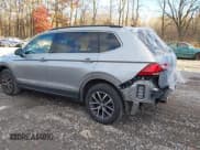 ✅ 2020 Volkswagen Tiguan SE • VIN: 3VV2B7AX4LM075200 • Lot: 43607446. Wystawiony na IAAI z przebiegiem 99 922 mil. Bezpłatny archiwum sprzedaży aukcyjnych z USA i szczegółowy raport historii pojazdu na DreamBid. Zdjęcie 3.