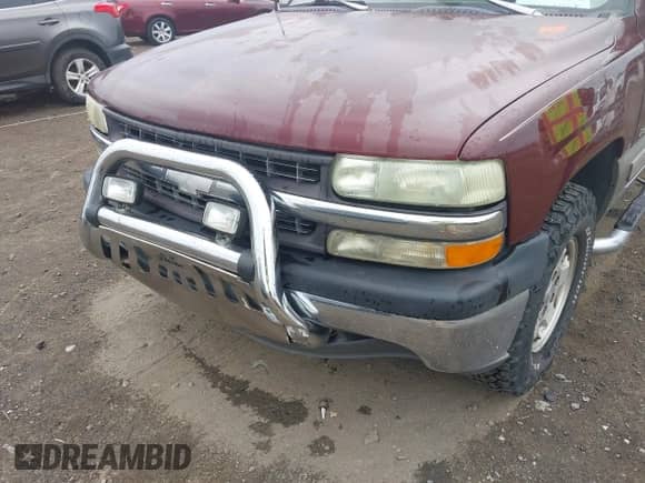 1999 Chevrolet Silverado 1500 LS z VIN 1GCEK19T8XE231163, wystawiony jako IAAI lot #43513149 z przebiegiem 204 007 mil mil oraz . Historia ofert i sprzedaży dostępna na DreamBid. Obrazek 17.