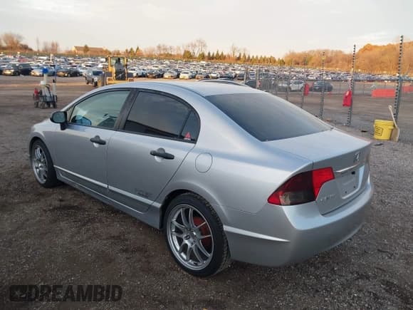 ✅ 2011 Honda Civic DX-VP • VIN: 19XFA1F32BE003426 • Lot: 43661930. Listed on IAAI with 122,432 mi. Free auction sales archive from the USA and detailed vehicle history report at DreamBid. Image 3.