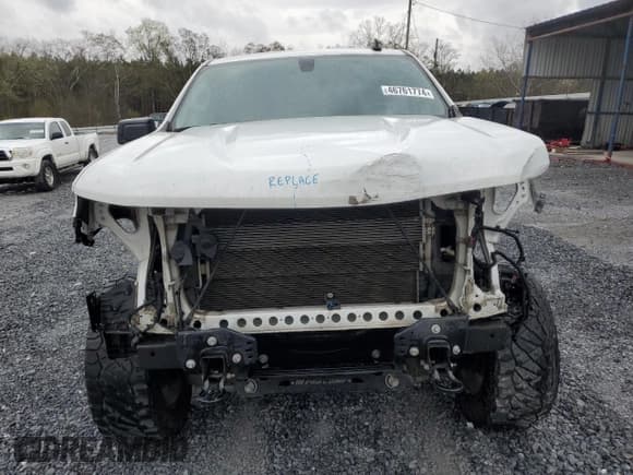 ✅ 2019 Chevrolet Silverado 1500 RST • VIN: 1GCUYEED8KZ115947 • Lot: 46761774. Wystawiony na Copart z przebiegiem 131 431 mil. Bezpłatny archiwum sprzedaży aukcyjnych z USA i szczegółowy raport historii pojazdu na DreamBid. Zdjęcie 5.