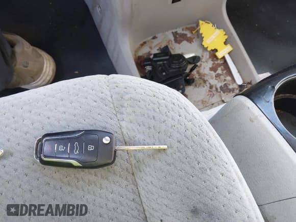 ✅ 2013 Toyota Sienna LE AAS • VIN: 5TDKK3DCXDS328568 • Лот: 43501693. Опубликован ранее на IAAI с пробегом 428 589 миль. Бесплатный доступ к архиву аукционных продаж из США и подробный отчёт об истории автомобиля на DreamBid. Изображение 11.