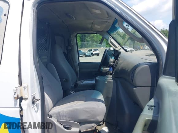 ✅ 2006 Ford Econoline Cargo • VIN: 1FTNE24L16HB43797 • Lot: 42557448. Listed on IAAI with 230,514 mi. Free auction sales archive from the USA and detailed vehicle history report at DreamBid. Image 5.