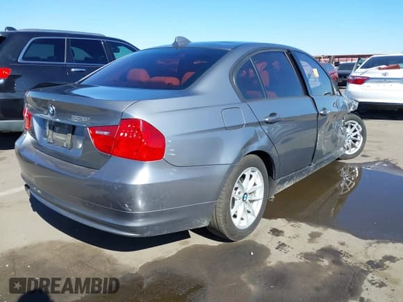 ✅ 2010 BMW 3 Series 328i • VIN: WBAPH7C58AA800528 • Lot: 41879012. Listed on IAAI with Not provided. Free auction sales archive from the USA and detailed vehicle history report at DreamBid. Image 4.