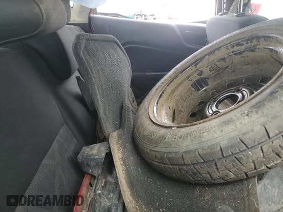 ✅ 2013 Ford Fiesta SE • VIN: 3FADP4EJ4DM197107 • Lot: 62112625. Wystawiony na Copart z przebiegiem Nie podano. Bezpłatny archiwum sprzedaży aukcyjnych z USA i szczegółowy raport historii pojazdu na DreamBid. Zdjęcie 10.