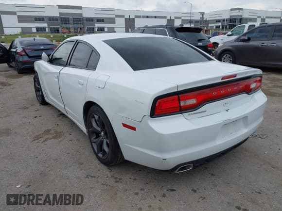 ✅ 2012 Dodge Charger SE • VIN: 2C3CDXBG6CH219151 • Lot: 43527000. Wystawiony na IAAI z przebiegiem 228 882 mil. Bezpłatny archiwum sprzedaży aukcyjnych z USA i szczegółowy raport historii pojazdu na DreamBid. Zdjęcie 3.