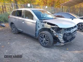 ✅ 2018 Mitsubishi Outlander ES • VIN: JA4AD2A31JJ000284 • Lot: 43637179. Listed on IAAI with 226,729 mi. Free auction sales archive from the USA and detailed vehicle history report at DreamBid. Image 1.