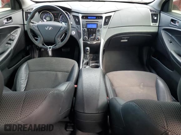 ✅ 2013 Hyundai Sonata SE • VIN: 5NPEC4AC1DH573589 • Lot: 74302984. Listed on Copart with 132,069 mi. Free auction sales archive from the USA and detailed vehicle history report at DreamBid. Image 8.