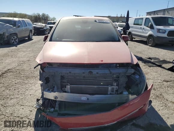 ✅ 2014 Mercedes-Benz B Electric Drive • VIN: WDDVP9AB4EJ002539 • Lot: 80982124. Wystawiony na Copart z przebiegiem 87 047 mil. Bezpłatny archiwum sprzedaży aukcyjnych z USA i szczegółowy raport historii pojazdu na DreamBid. Zdjęcie 5.