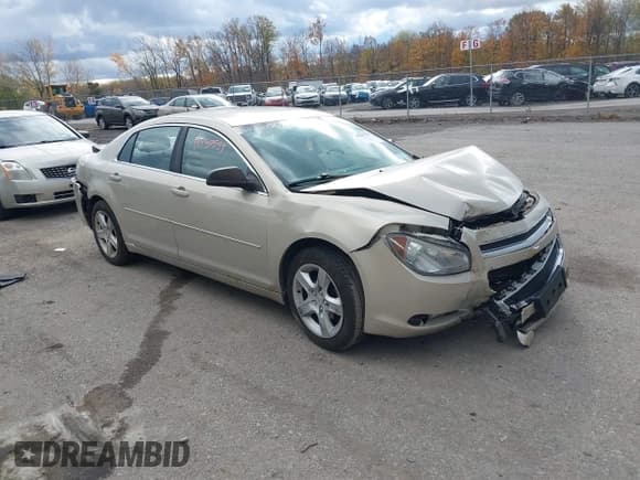 ✅ 2010 Chevrolet Malibu 1LS • VIN: 1G1ZB5EB2AF293884 • Lot: 43537559. Wystawiony na IAAI z przebiegiem 129 431 mil. Bezpłatny archiwum sprzedaży aukcyjnych z USA i szczegółowy raport historii pojazdu na DreamBid. Zdjęcie 1.